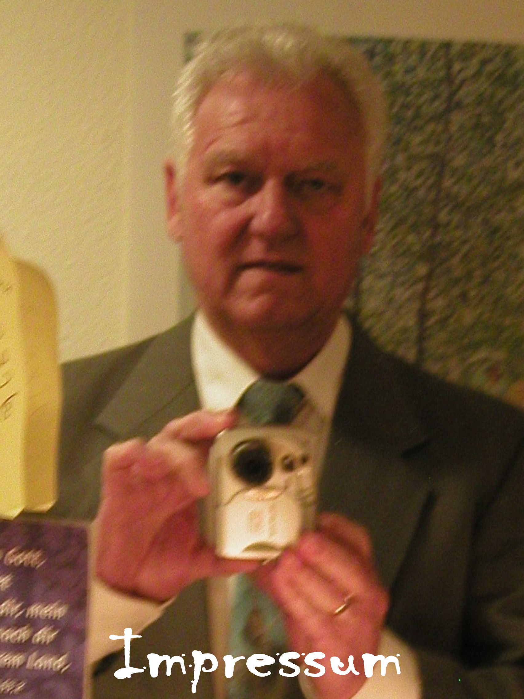 Jakob mit Fotoapparat