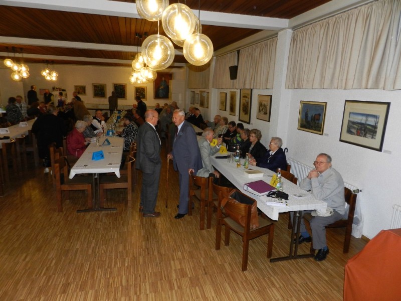 Eintreffen der G�ste - Einander Gr��en