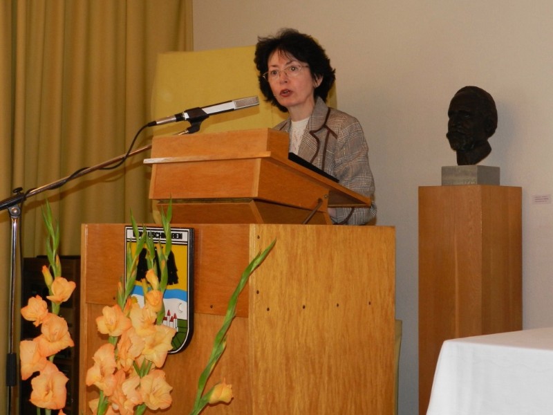 Frau Moyem - Gesch�ftsf�hrerin des Hauses der Donauschwaben