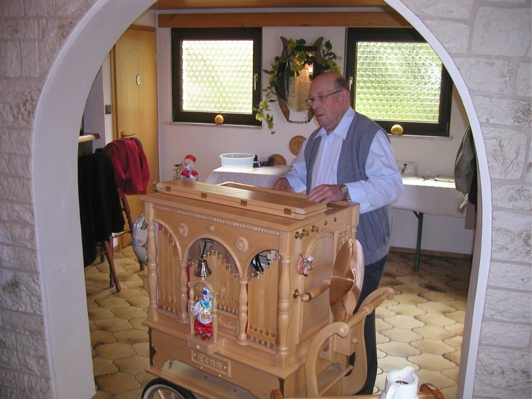 Johann Fissler und seine Drehorgel - 2005