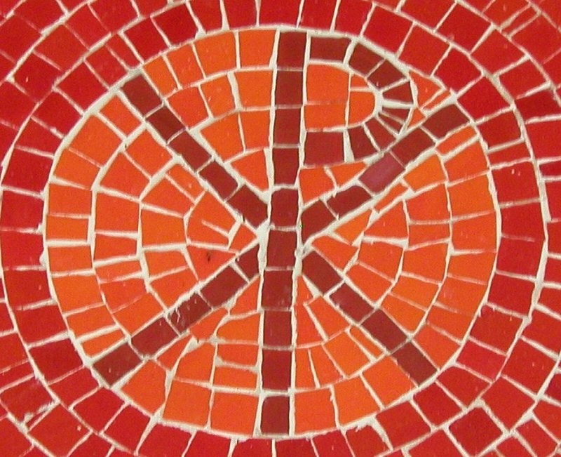 Weltkugel mit Christusmonogramm